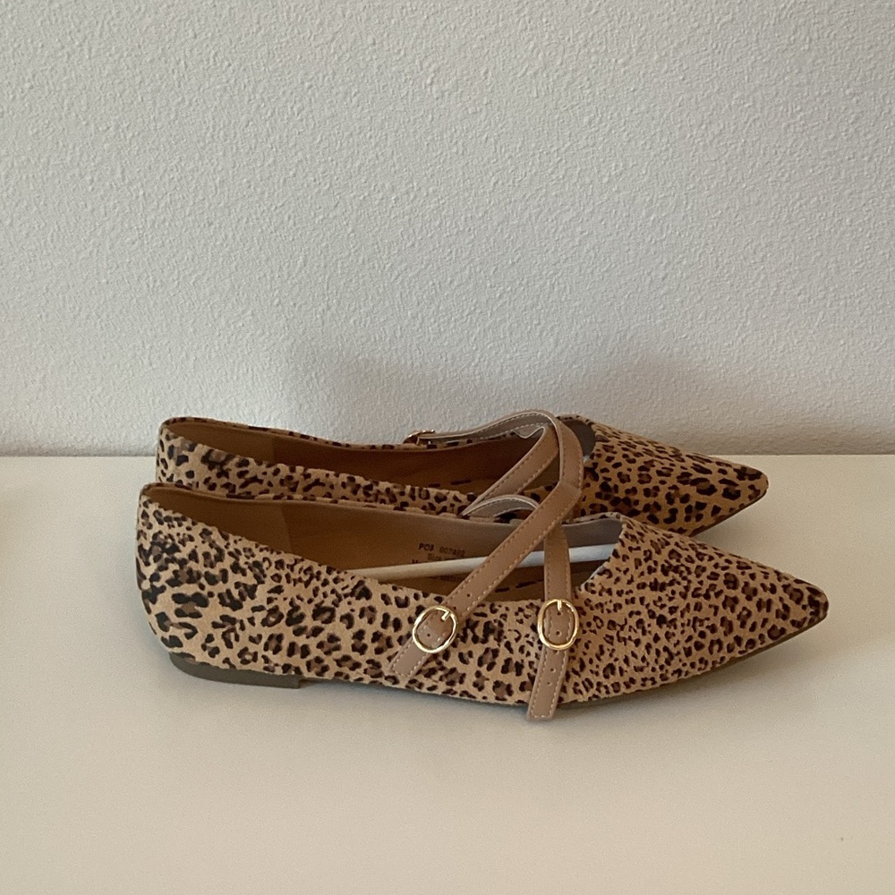 New WB Journee Collection Leopard Print Women's Flats - Picture 4 of 5